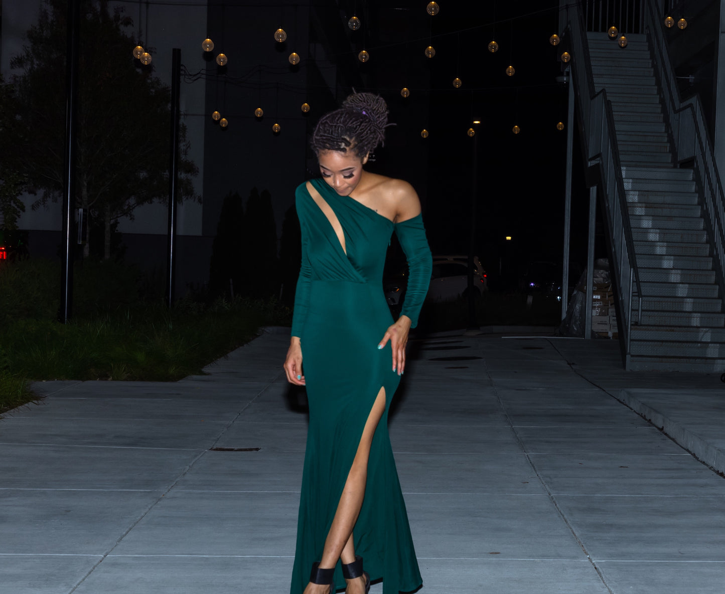 Green Shape asymmetric Sleeve Dress